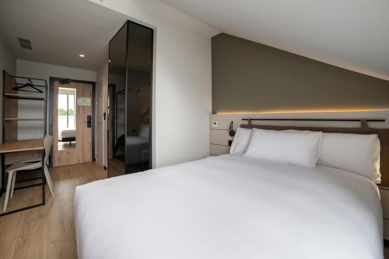 Отель Ibis Styles Сантандер Экстерьер фото